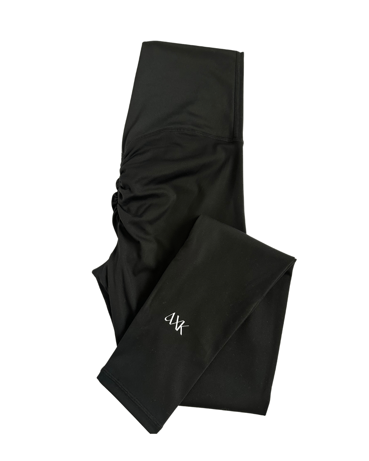 Luxe black maternity leggings with a scrunch butt to highlight your assets, and a supportive stretch belly band that makes this style perfect for both pregnancy and postpartum. 