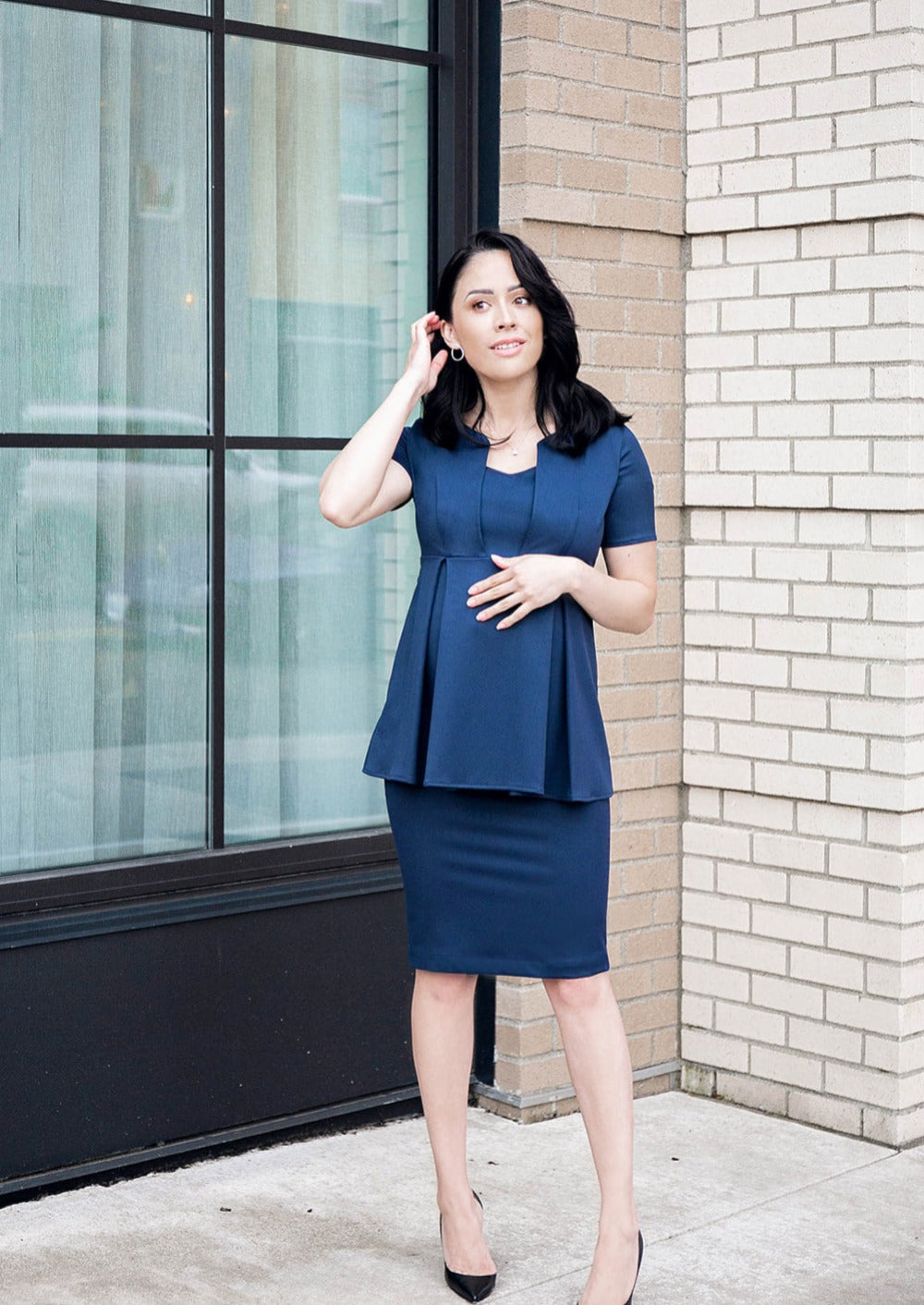 Maternity pencil skirt. Corporate maternity work clothes for professional women. Black or navy blue. Sustainable, washable, travel friendly.