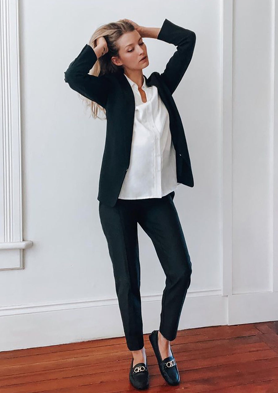 Formal black maternity work pants, tailored slim dress pants for pregnancy. Sustainable, adjustable maternity trousers, formal maternity pants suits.
